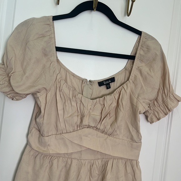 Beige color size Junior M. Light and flowey with a nice cut - Picture 2 of 5
